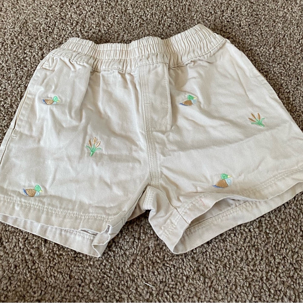 Beaufort Bonnet Blue Size 5 shorts patterned. Good condition.